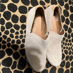 Toms loafers size 8